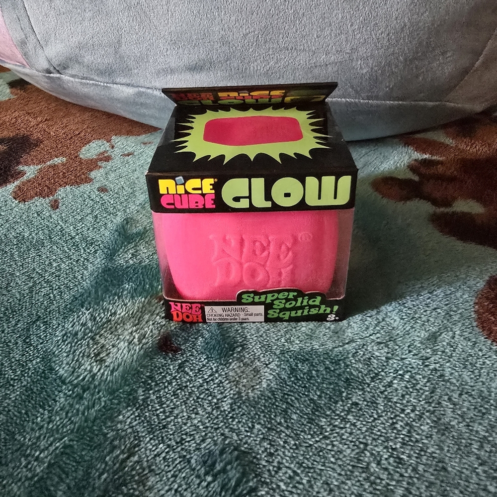 PINK NEEDOH Nice Cube Glow